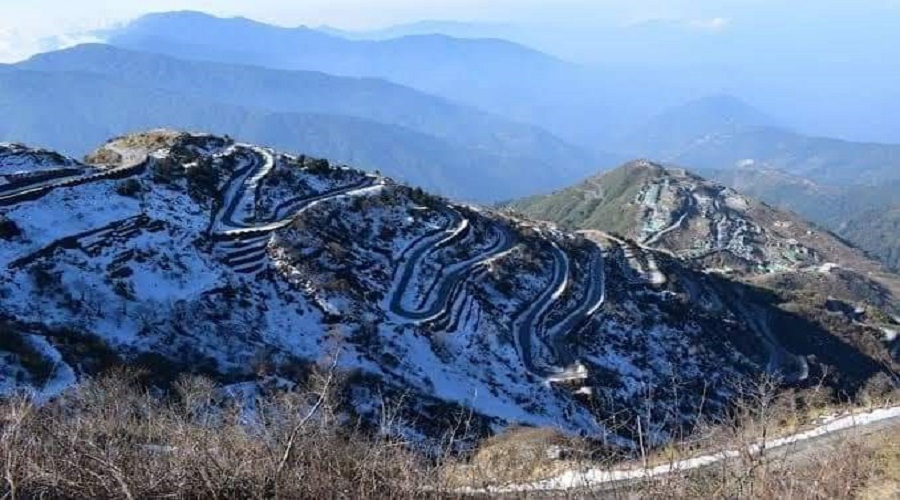 silk route zigzag road at zuluk