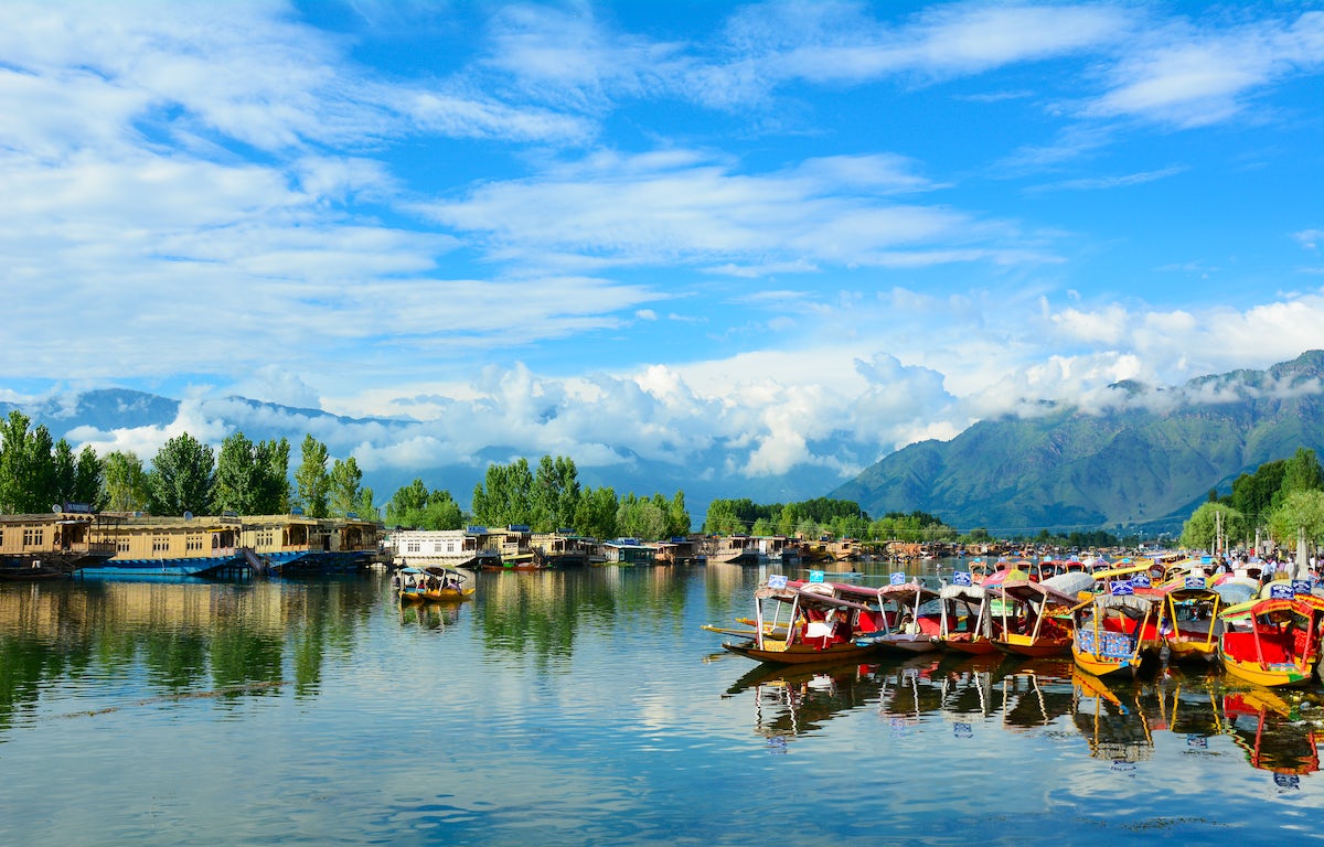 House boat in Dal lake srinagar Kashmir tour
