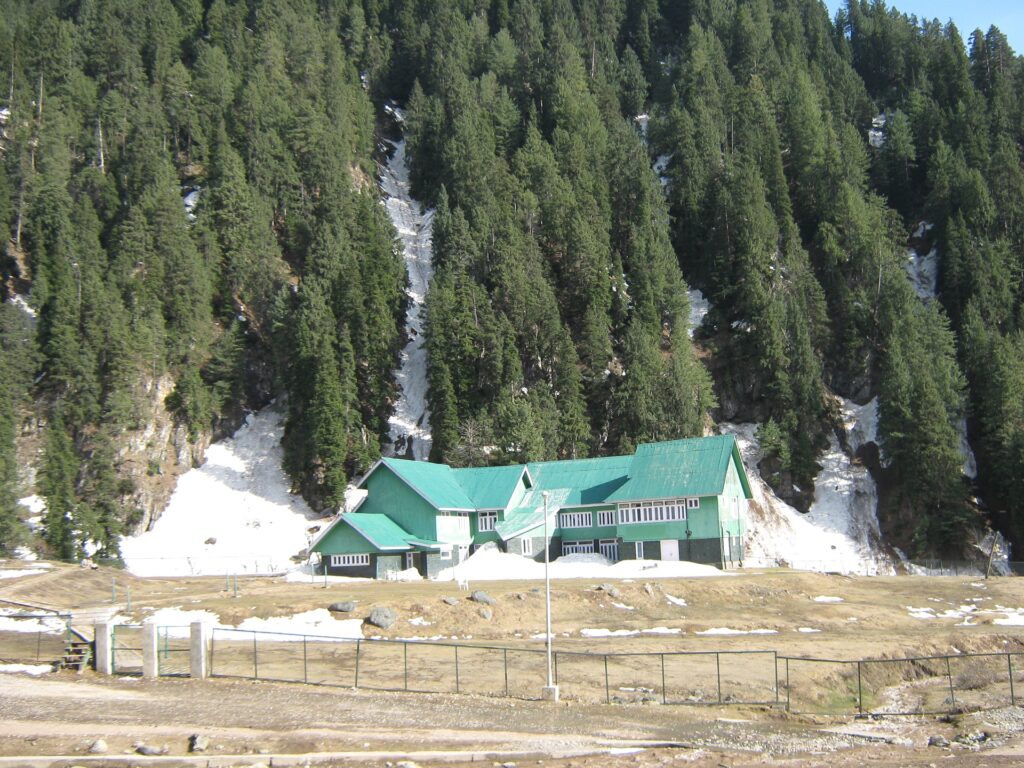 bobby cottage in pahalgam kashmir