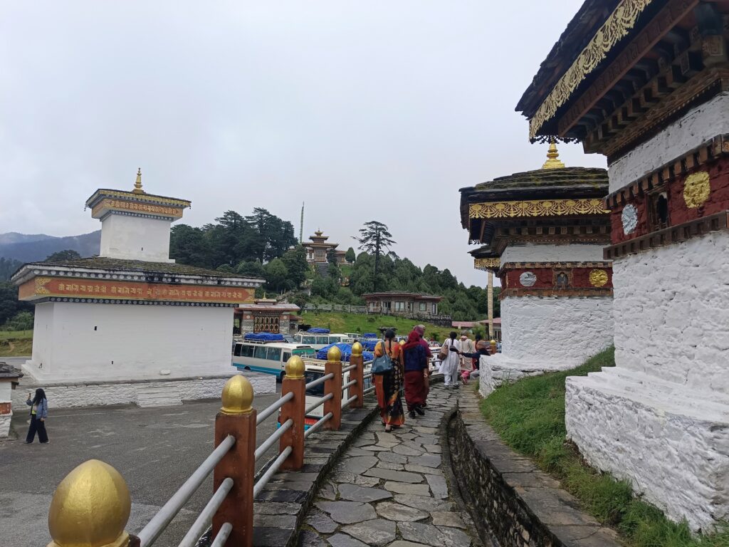 Dochula pass 108 Chorten in Thimphu, Bhutan Package tour