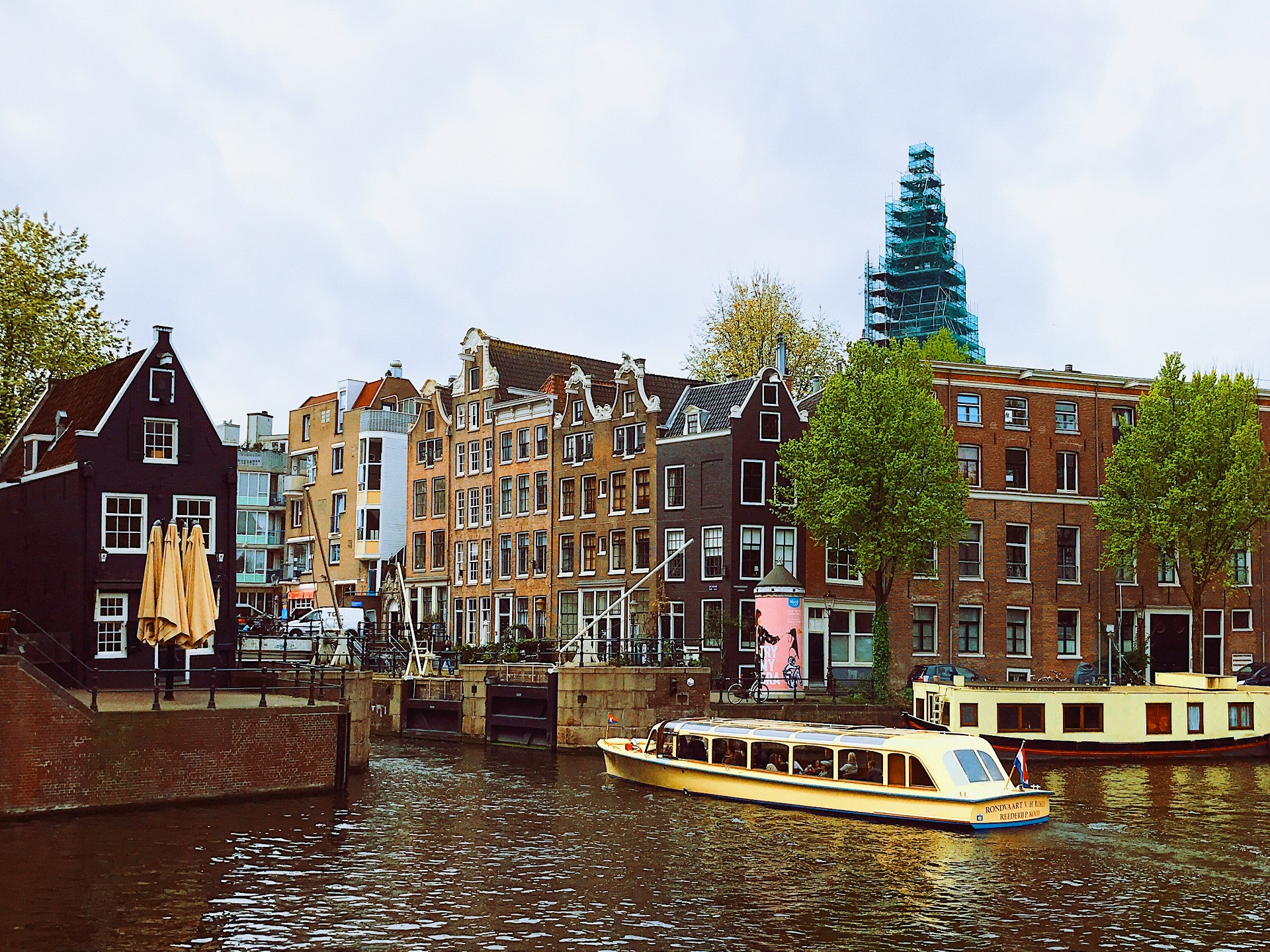 Amsterdam-Canal in Europe tour